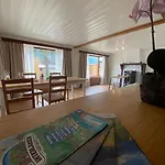 Cozy 2-bedroom إنترلاكن