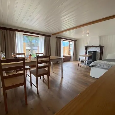 Cozy 2-bedroom בית נופש