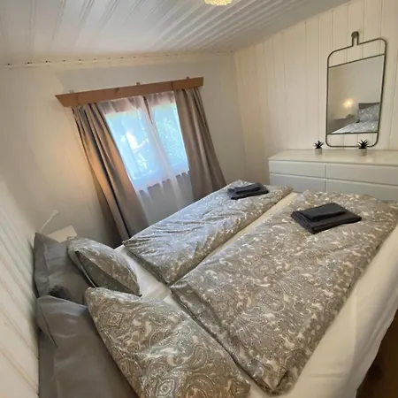 בית נופש Cozy 2-bedroom *