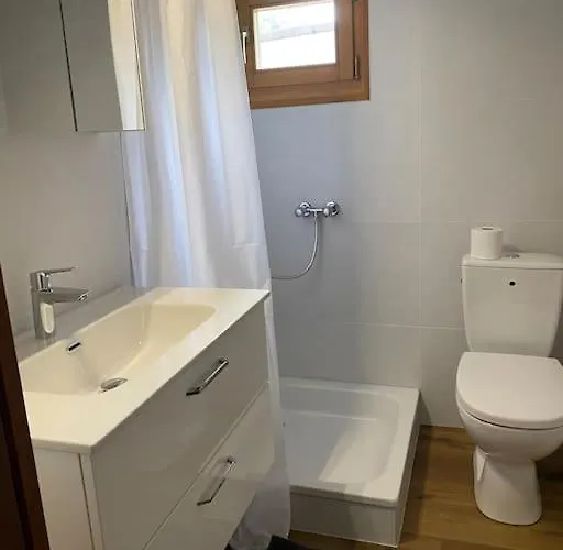 Cozy 2-bedroom بيت للعطل